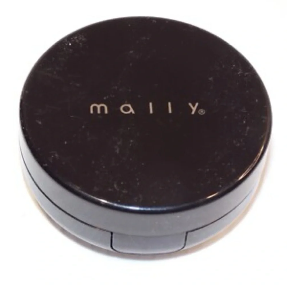 Mally Beauty Foundation Compact -flawless finish transforming effect foundation